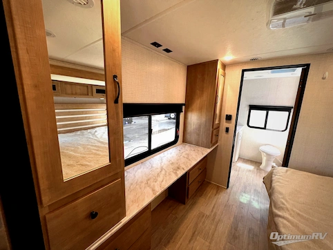2025 Palomino SolAire 3300FLBS RV Photo 4