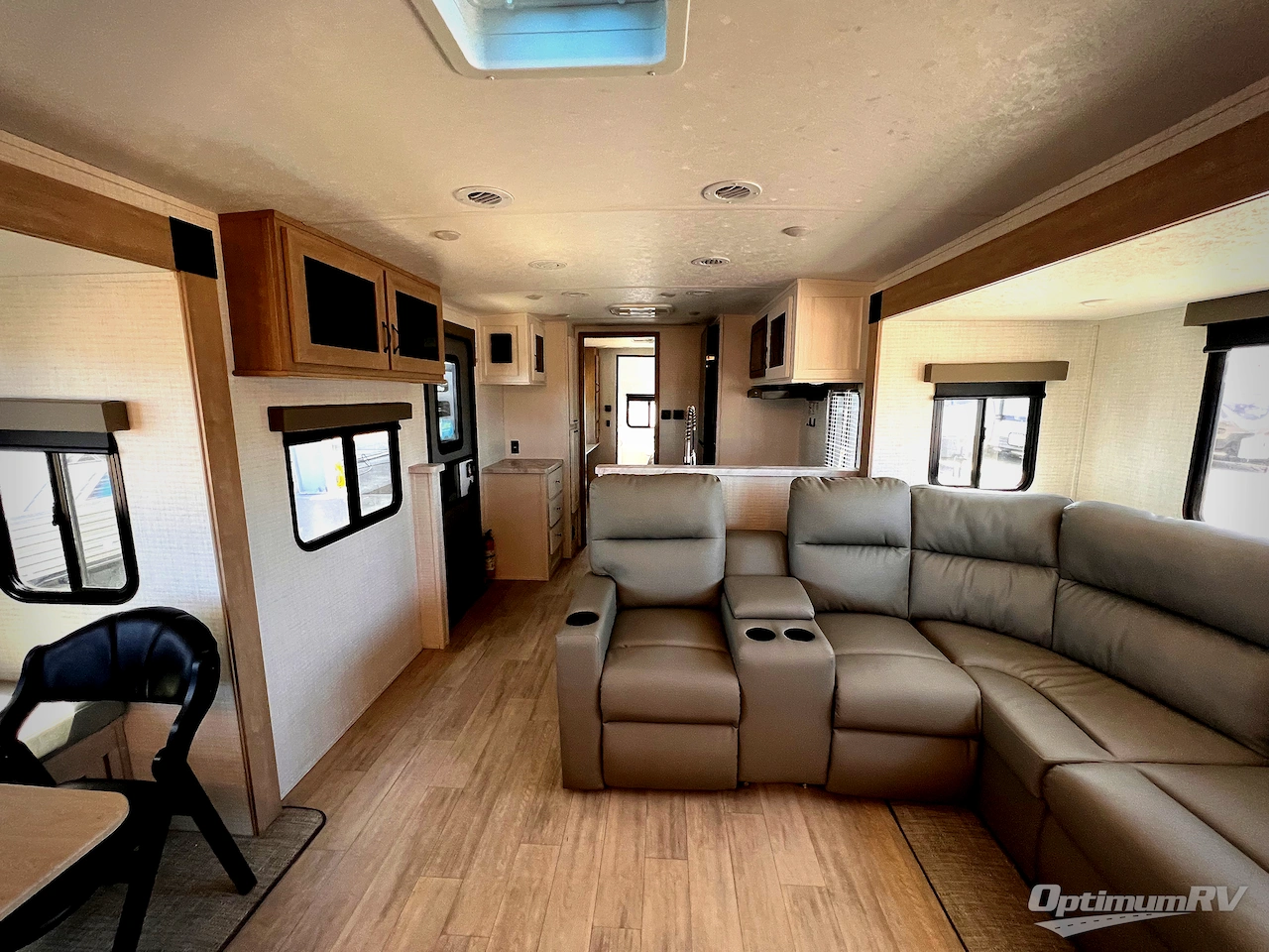 2025 Palomino SolAire 3300FLBS Photo 5