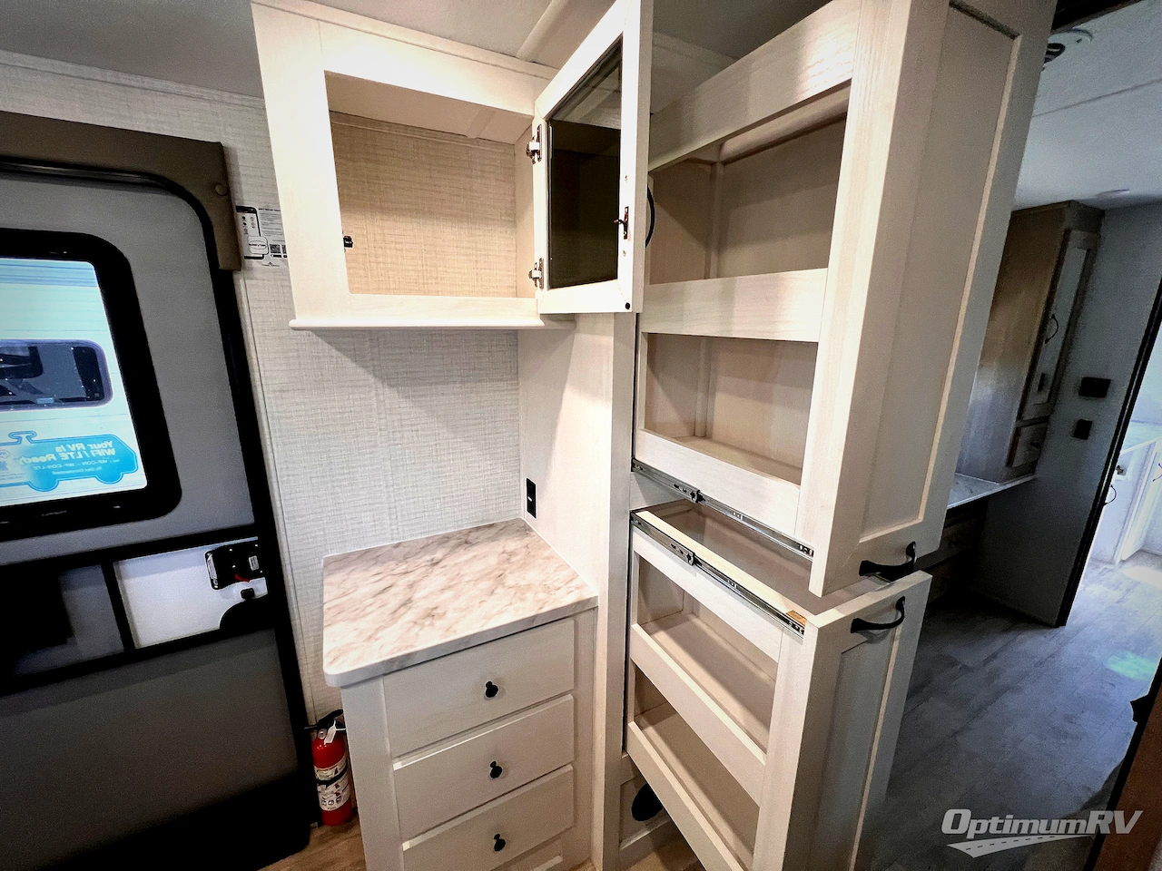 2025 Palomino SolAire 3300FLBS Photo 14