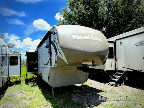 Used 2013 Keystone Montana High Country 318RE Featured Photo