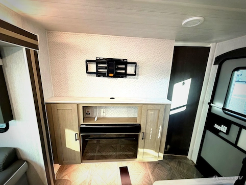 2023 Forest River Salem 31KQBTS RV Photo 4
