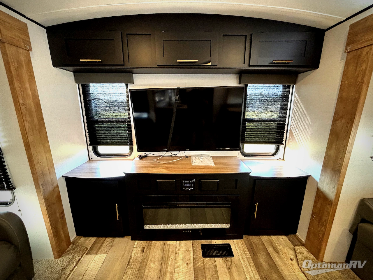 2023 Keystone Springdale 311RE Photo 8