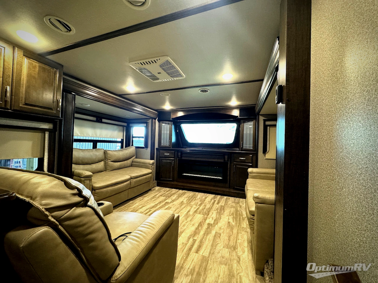 2020 Grand Design Solitude 380FL Photo 5