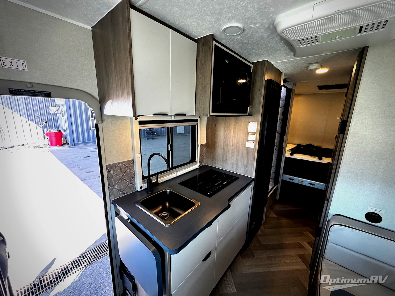 2025 Coachmen Cross Trail EV 20XG Photo 10
