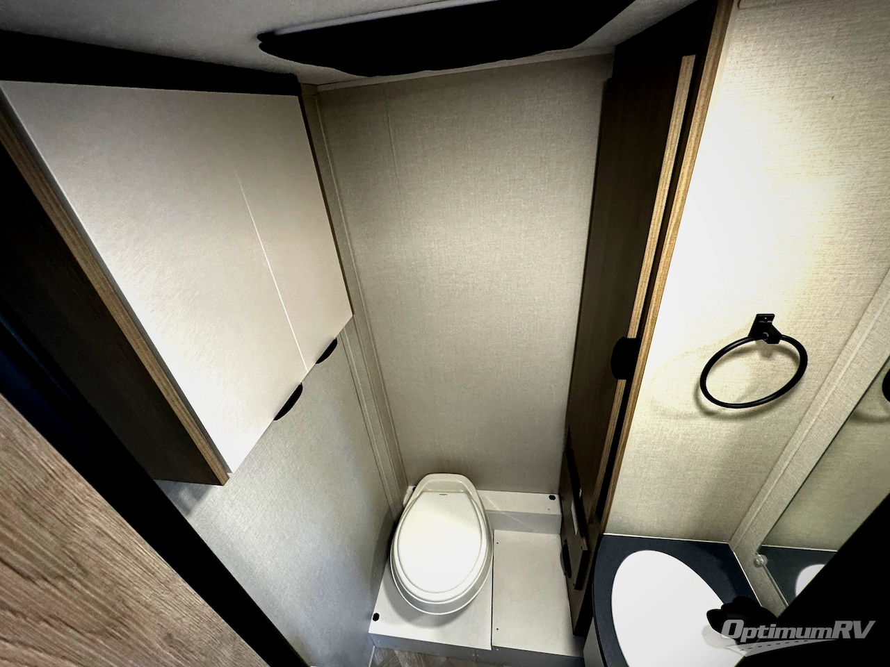 2025 Coachmen Cross Trail EV 20XG Photo 12