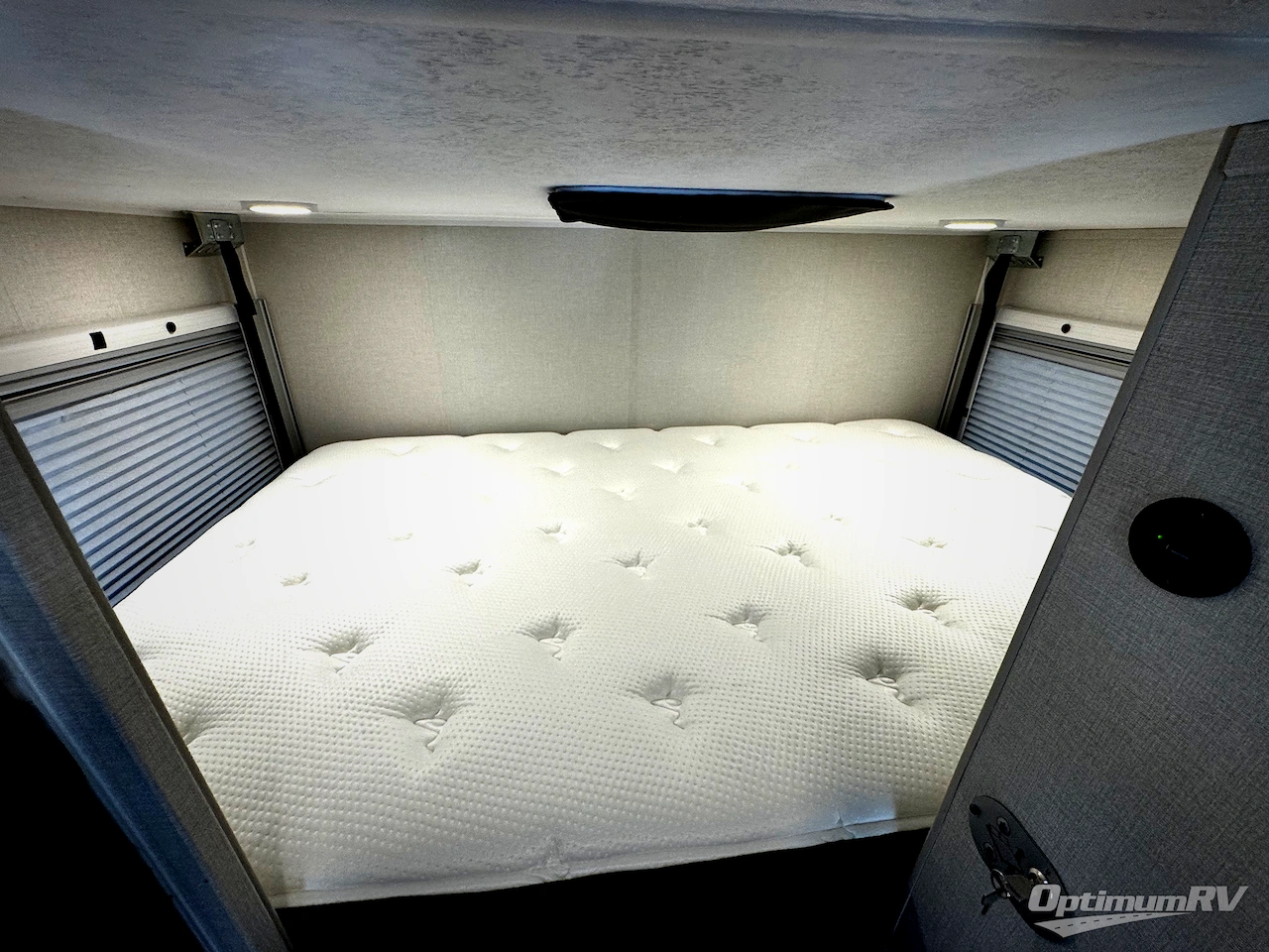 2025 Coachmen Cross Trail EV 20XG Photo 15