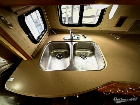 2013 Itasca Sunova 30A RV Photo 3