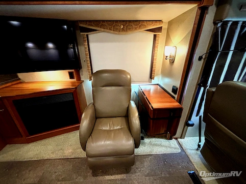 2015 Itasca Sunova 35G RV Photo 3