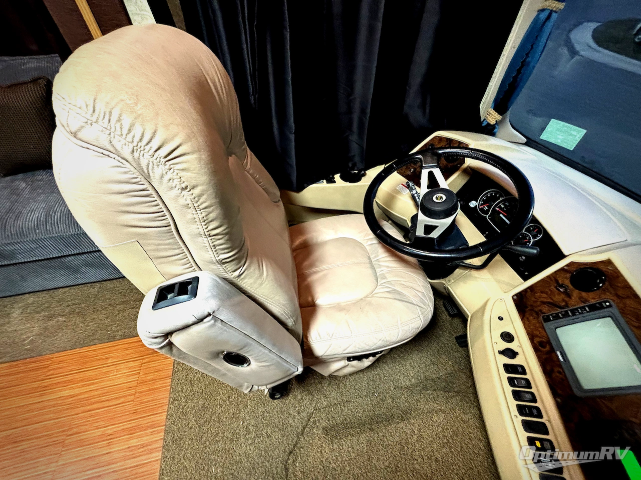 2007 Newmar Kountry Star KSCA 3762 Photo 7