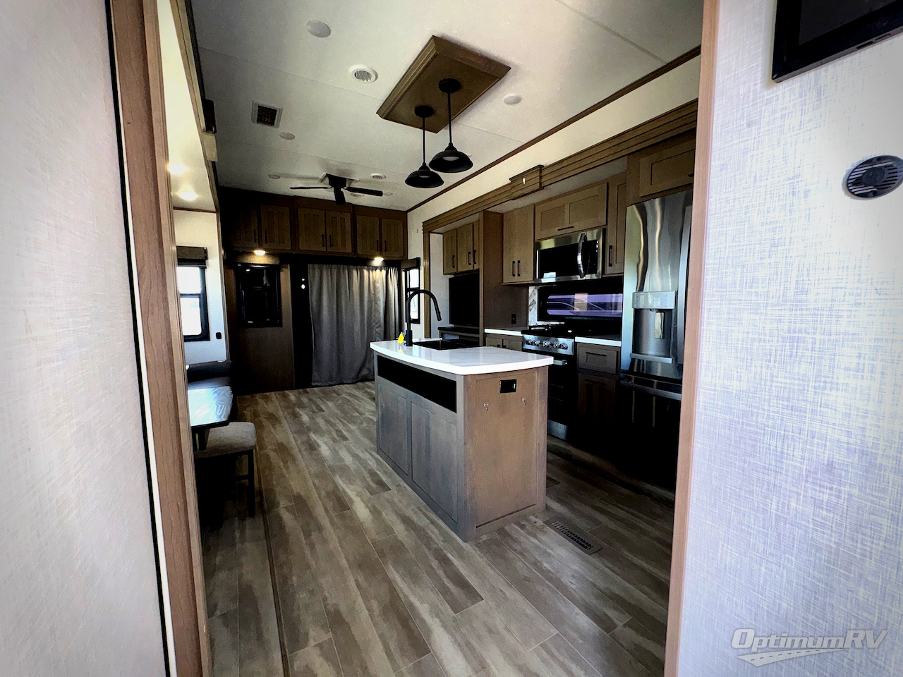 2024 KZ Durango Gold G382MBQ Photo 4