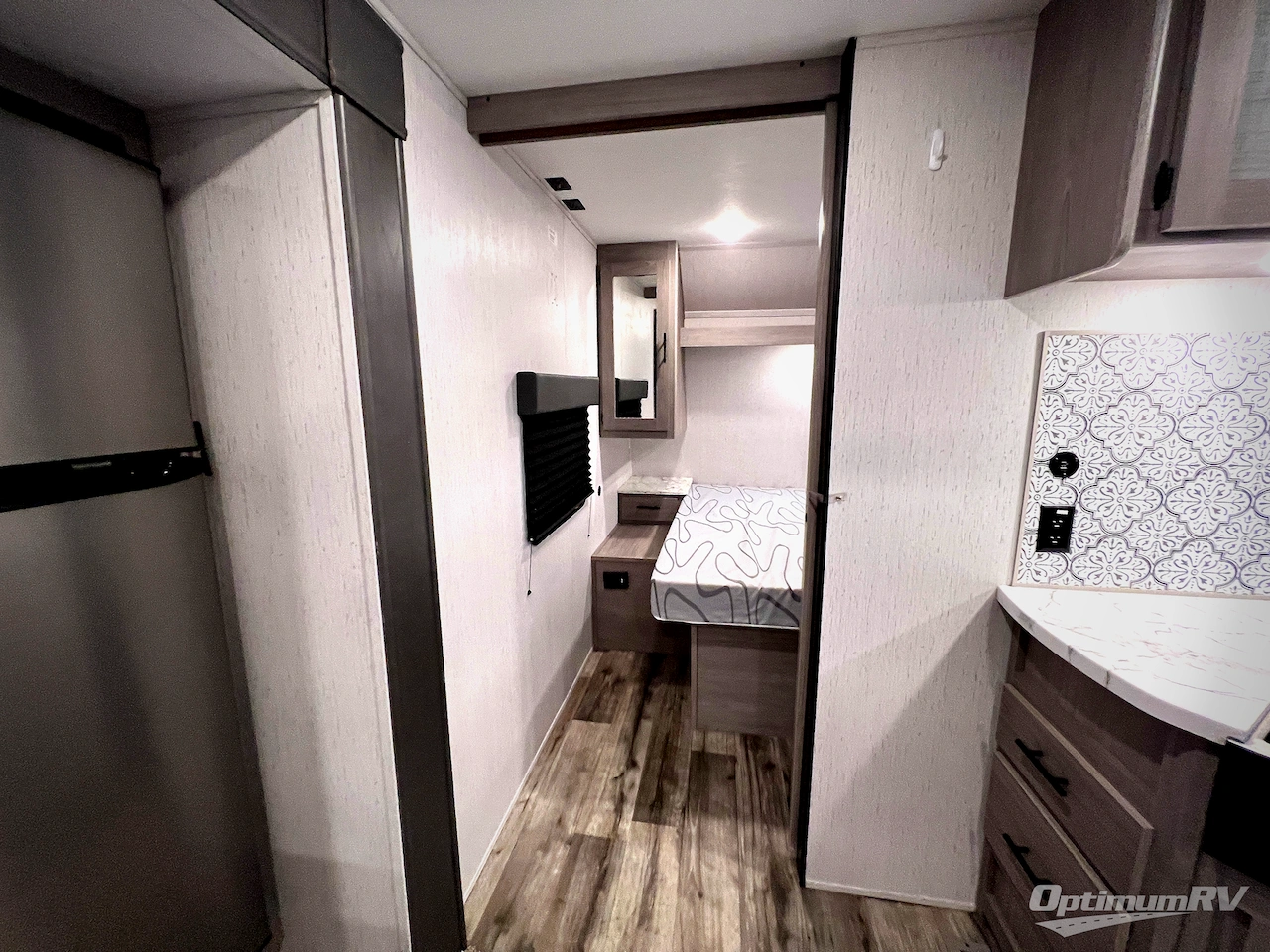 2022 Dutchmen Coleman Lantern Series 242BH Photo 32