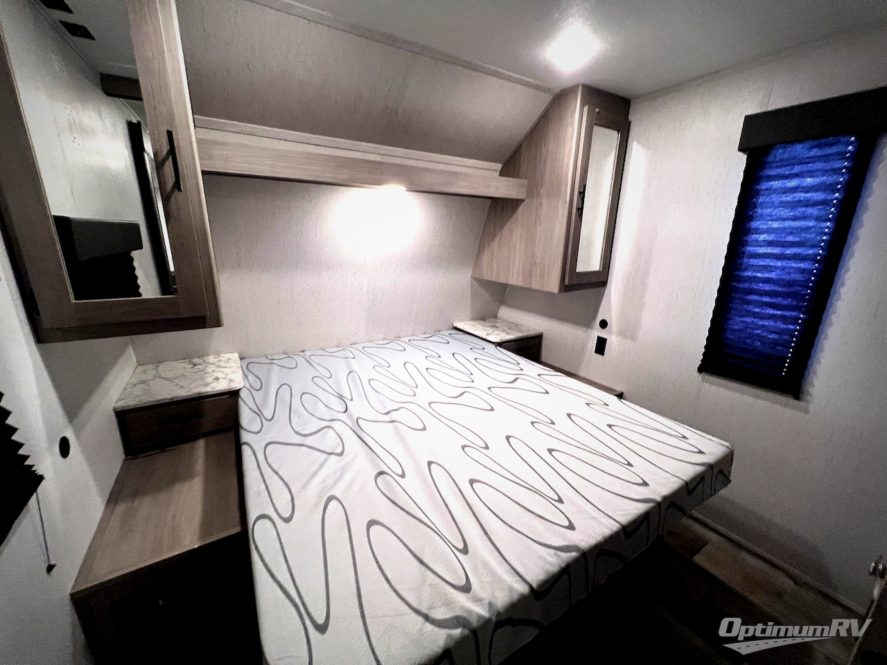 2022 Dutchmen Coleman Lantern Series 242BH Photo 33