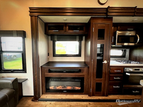 2019 Jayco North Point 377RLBH RV Photo 4