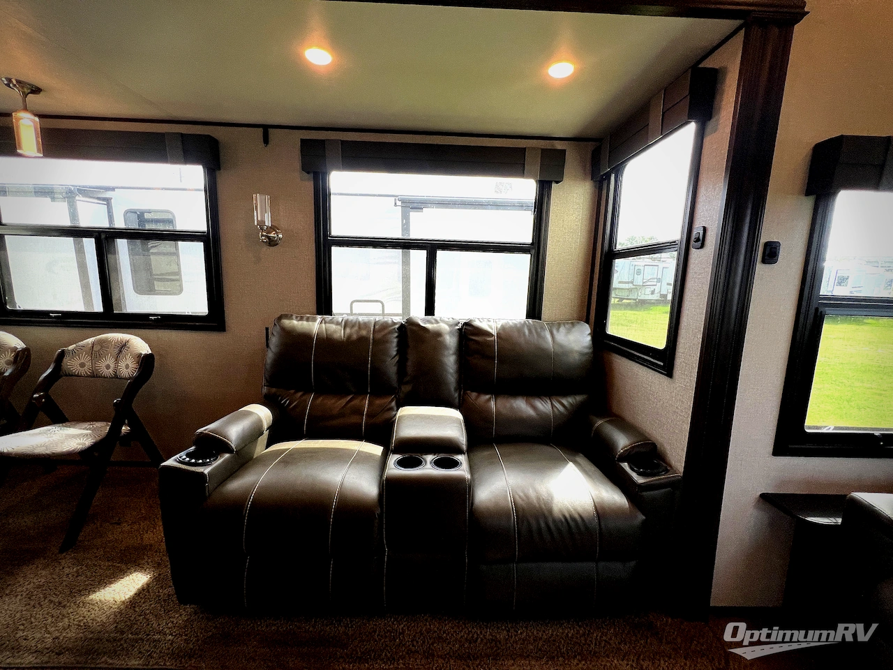 2019 Jayco North Point 377RLBH Photo 8