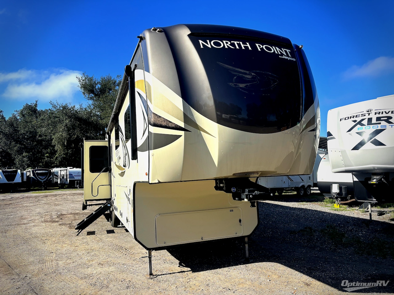 2019 Jayco North Point 377RLBH Photo 28
