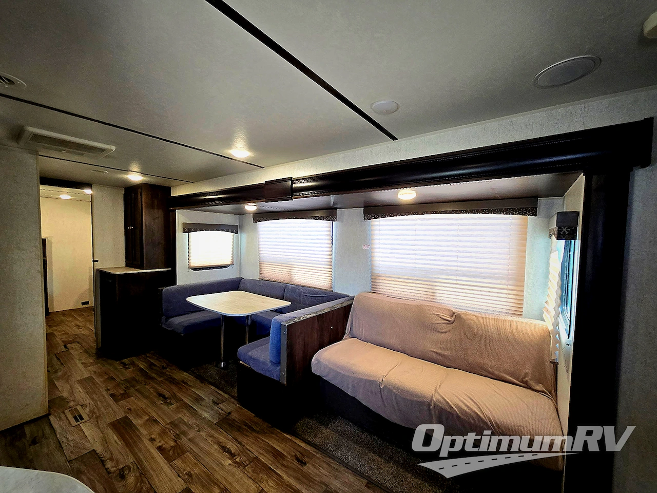 2018 Starcraft Autumn Ridge Outfitter 31BHU Photo 5
