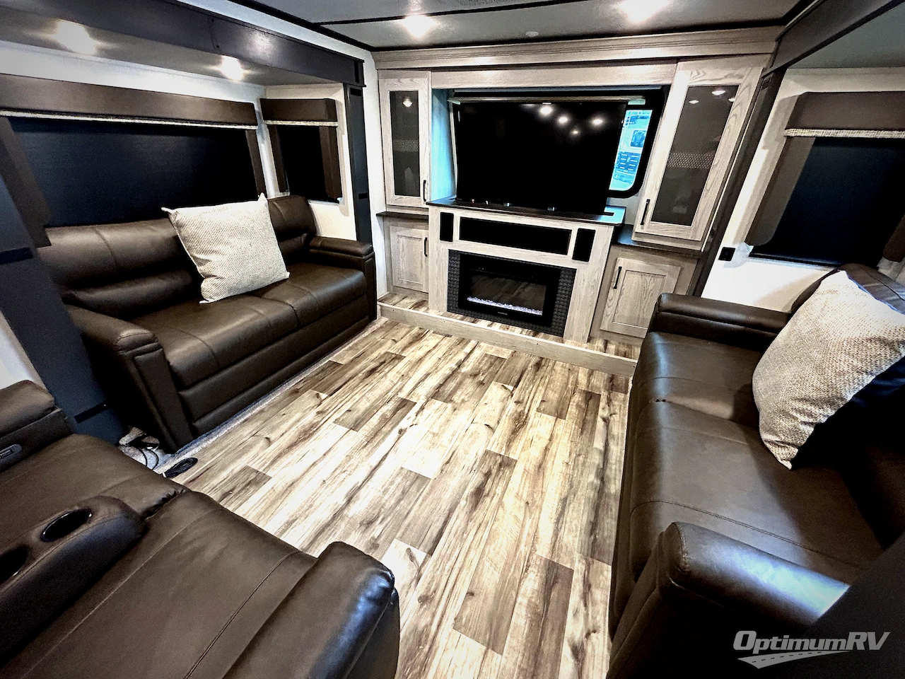 2022 Keystone Montana High Country 377FL Photo 7