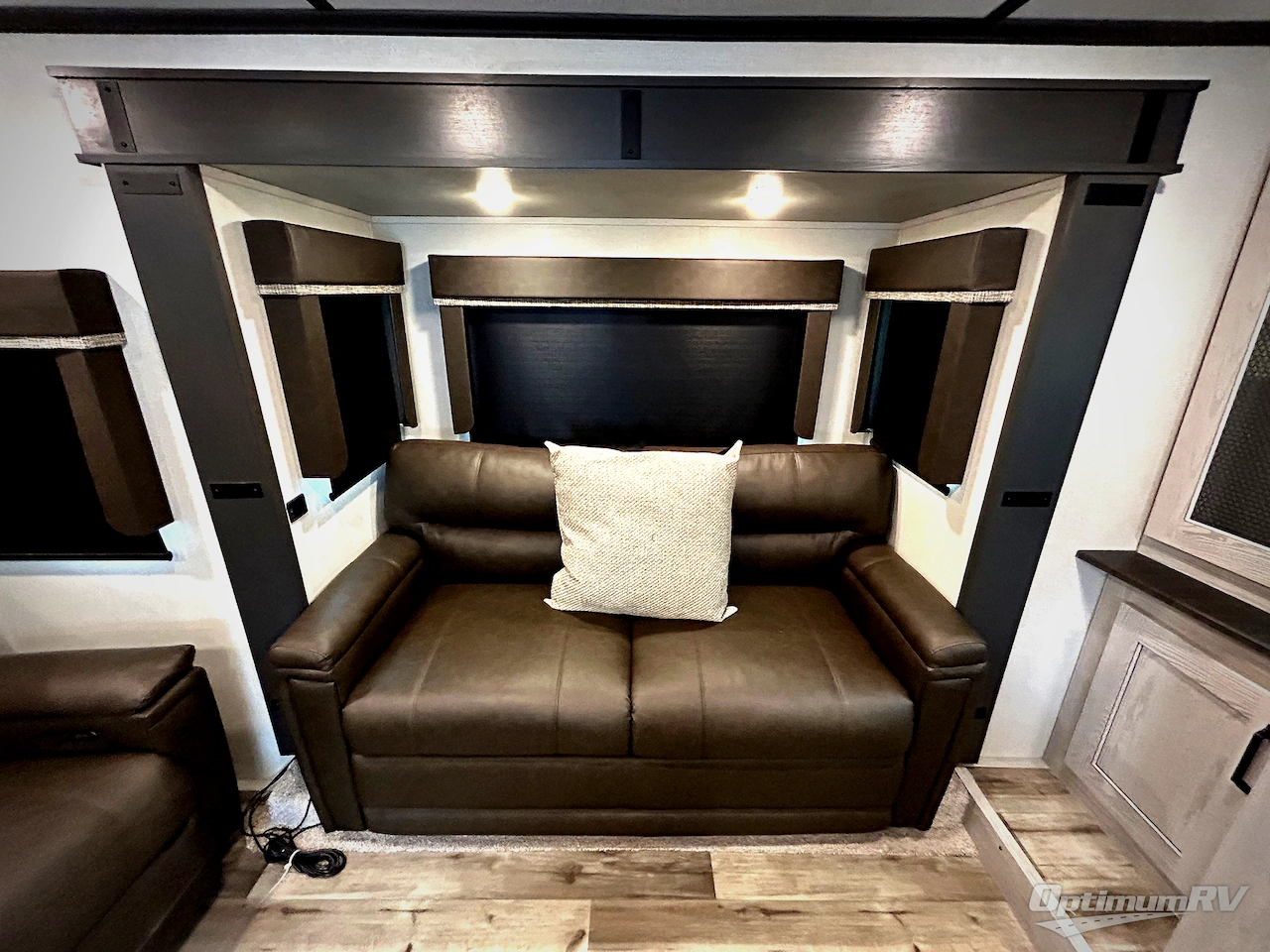 2022 Keystone Montana High Country 377FL Photo 10