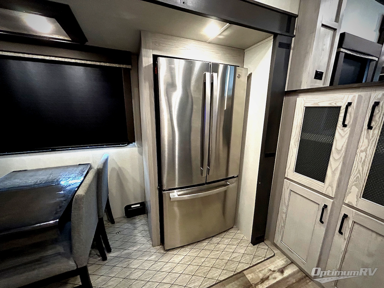 2022 Keystone Montana High Country 377FL Photo 13