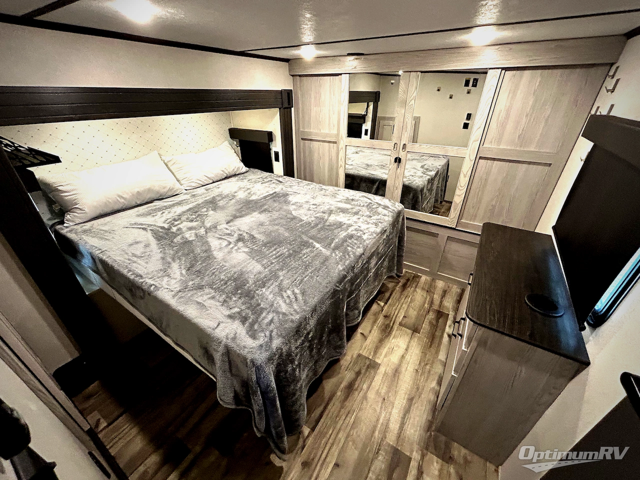 2022 Keystone Montana High Country 377FL Photo 22