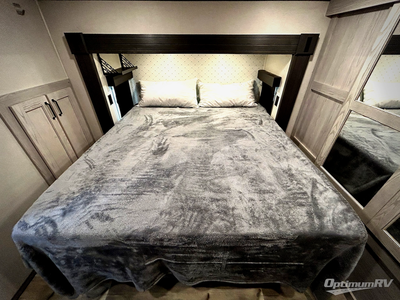 2022 Keystone Montana High Country 377FL Photo 23