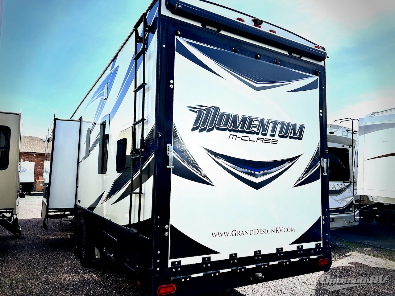 2018 Grand Design Momentum M-Class 350M Photo 3