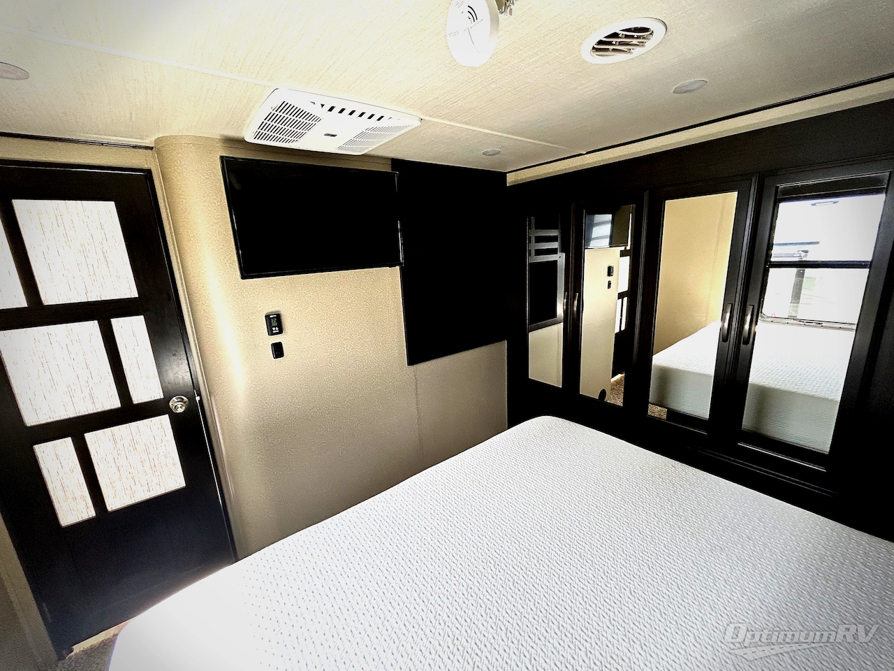 2018 Grand Design Momentum M-Class 350M Photo 12