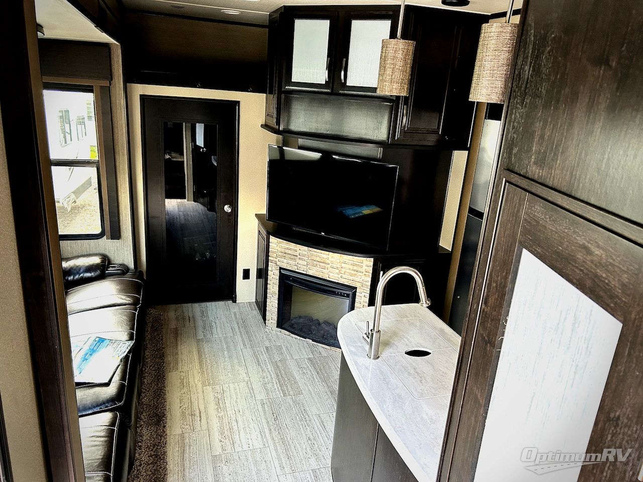 2018 Grand Design Momentum M-Class 350M Photo 4