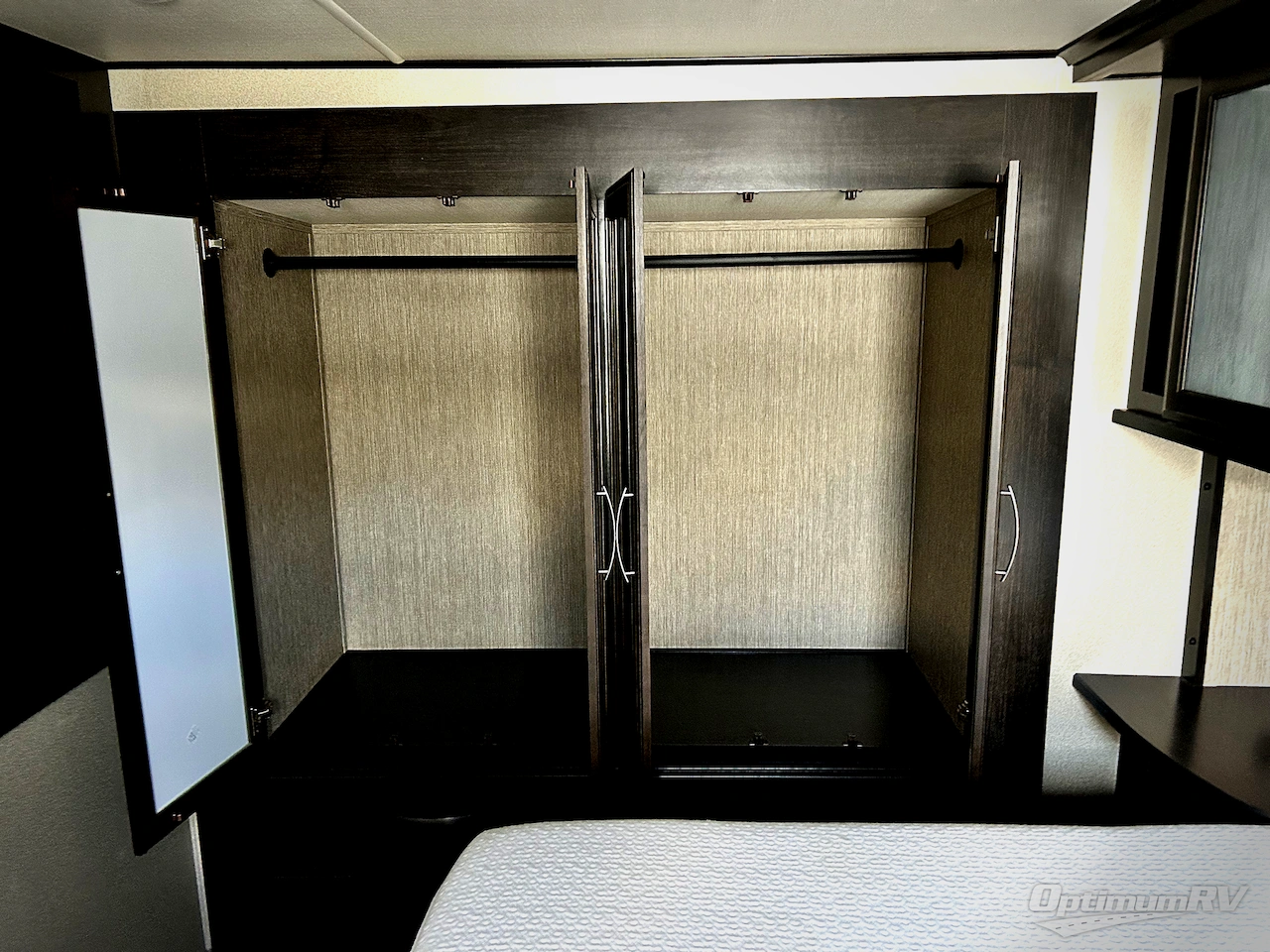 2018 Grand Design Momentum M-Class 350M Photo 13