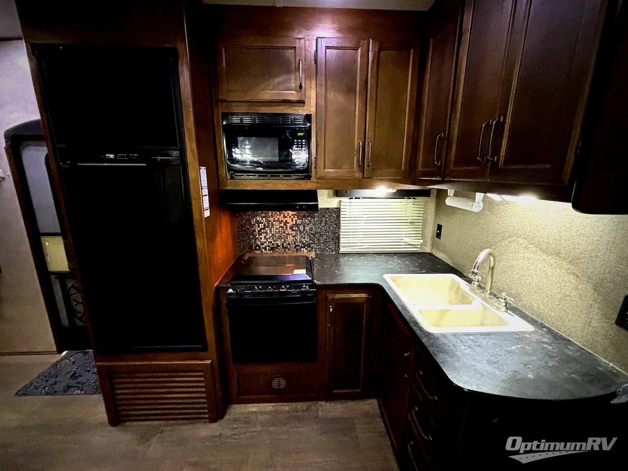 2016 Keystone Carbon 31 Photo 6