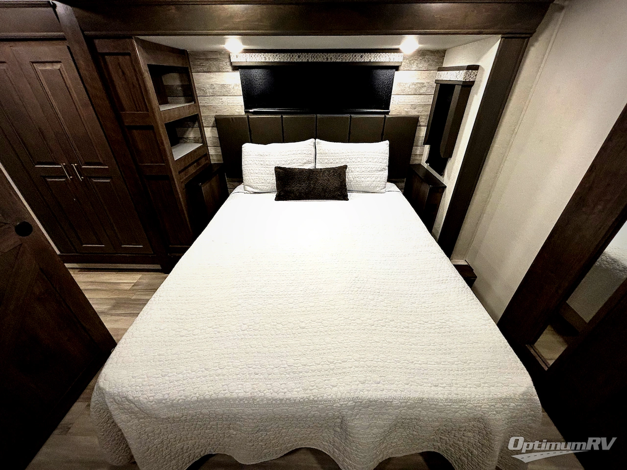 2022 Alliance Paradigm 340RL Photo 9