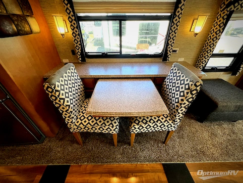 2016 Newmar Canyon Star 3914 RV Photo 2