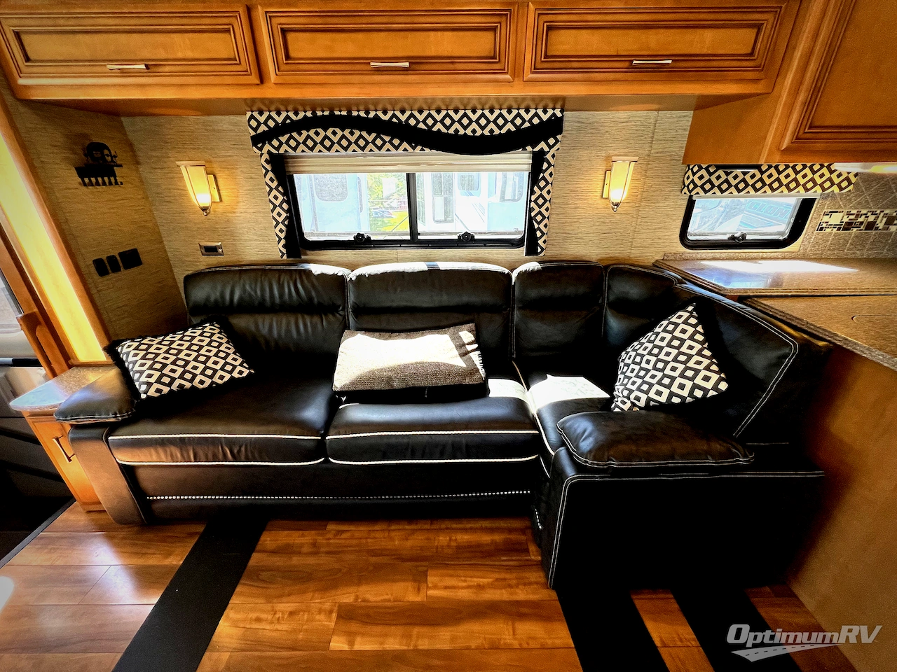 2016 Newmar Canyon Star 3914 Photo 7