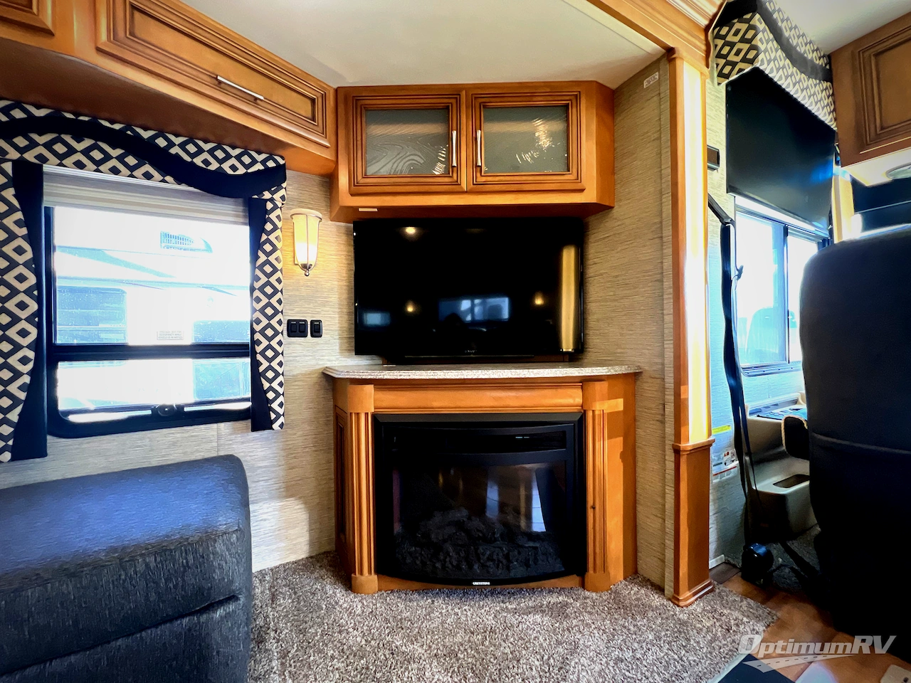 2016 Newmar Canyon Star 3914 Photo 9