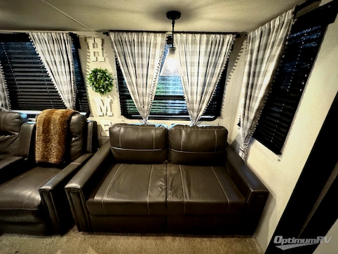 2021 Keystone Sprinter Limited 3570LFT RV Photo 4