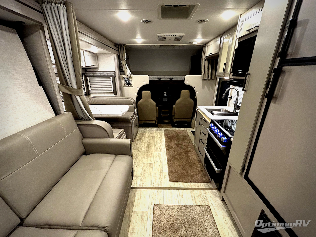 2024 Thor Chateau 25M Photo 5