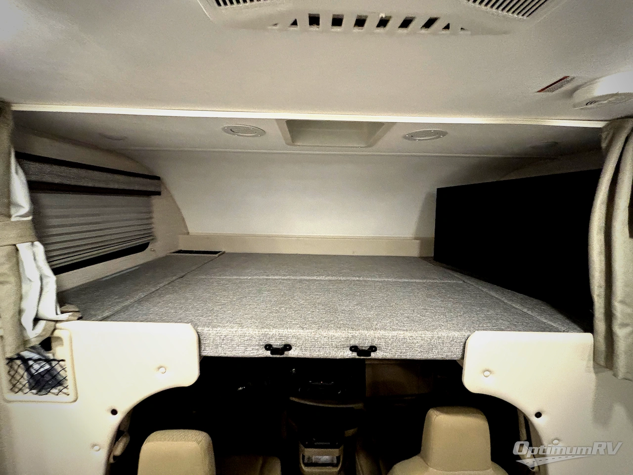 2024 Thor Chateau 25M Photo 11