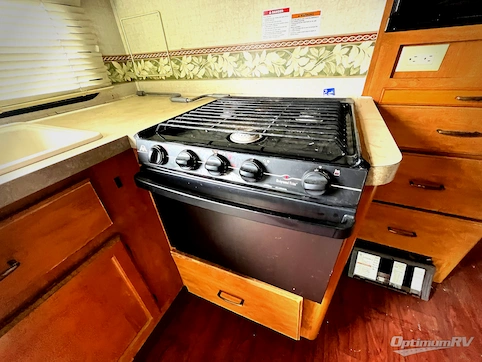2005 Fleetwood Tioga 31M RV Photo 3