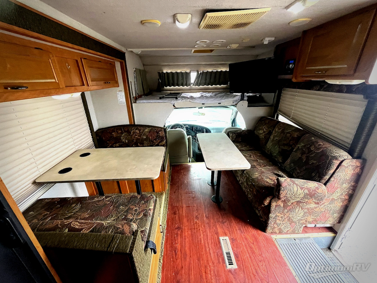 2005 Fleetwood Tioga 31M Photo 8