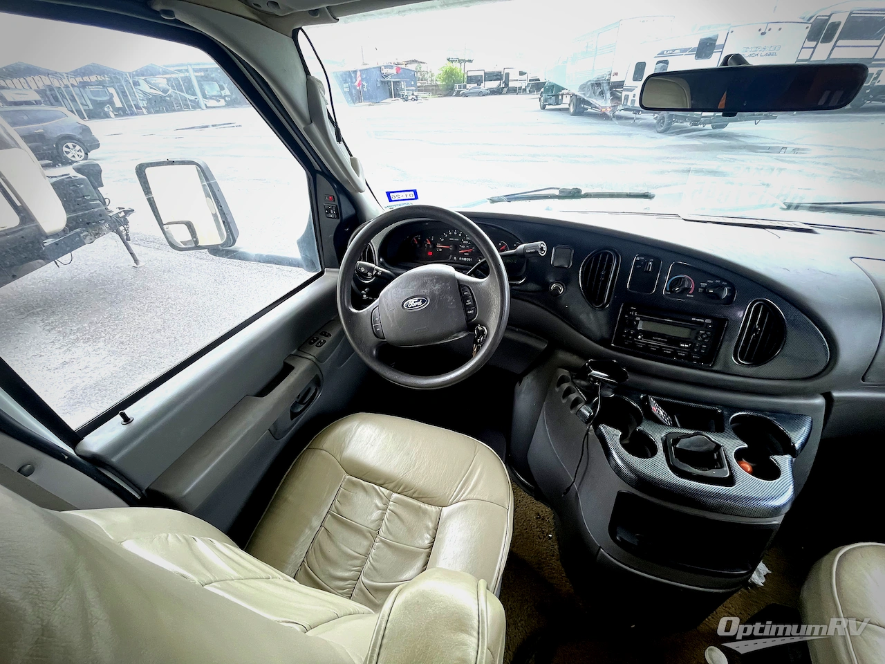 2005 Fleetwood Tioga 31M Photo 13