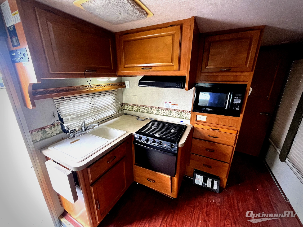 2005 Fleetwood Tioga 31M Photo 14