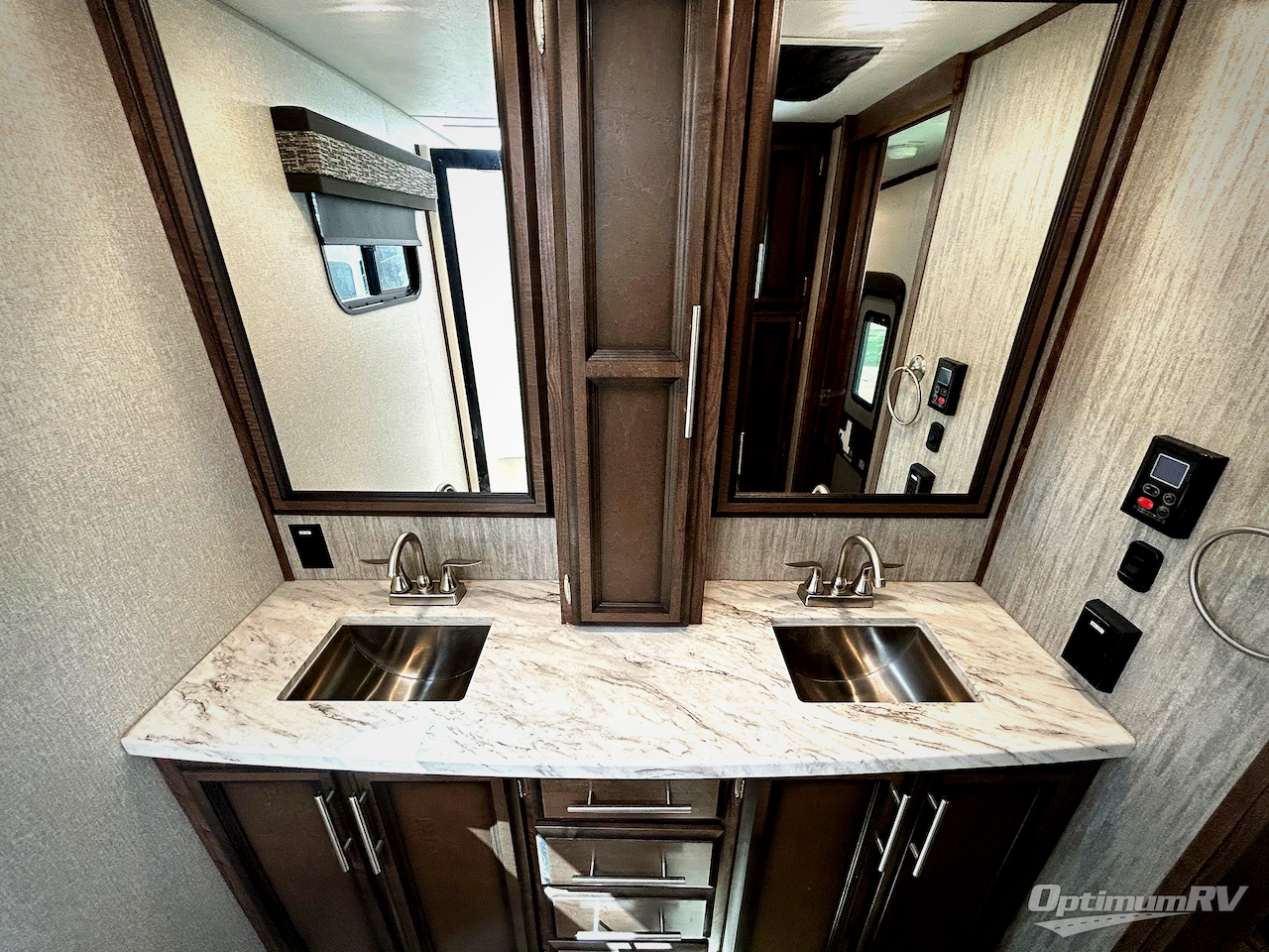 2021 KZ Durango D326RLT Photo 16