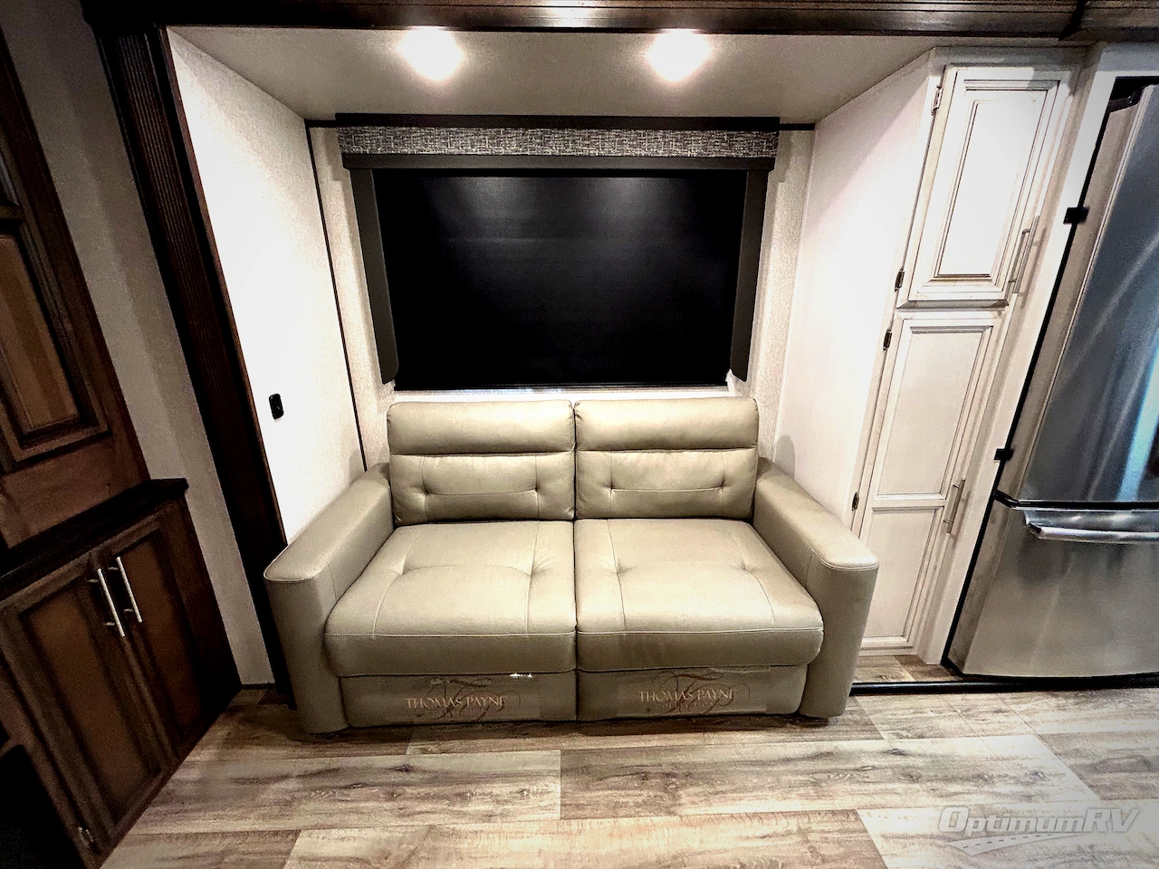 2021 KZ Durango D326RLT Photo 9