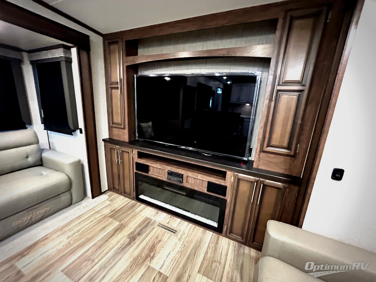 2021 KZ Durango D326RLT Photo 8