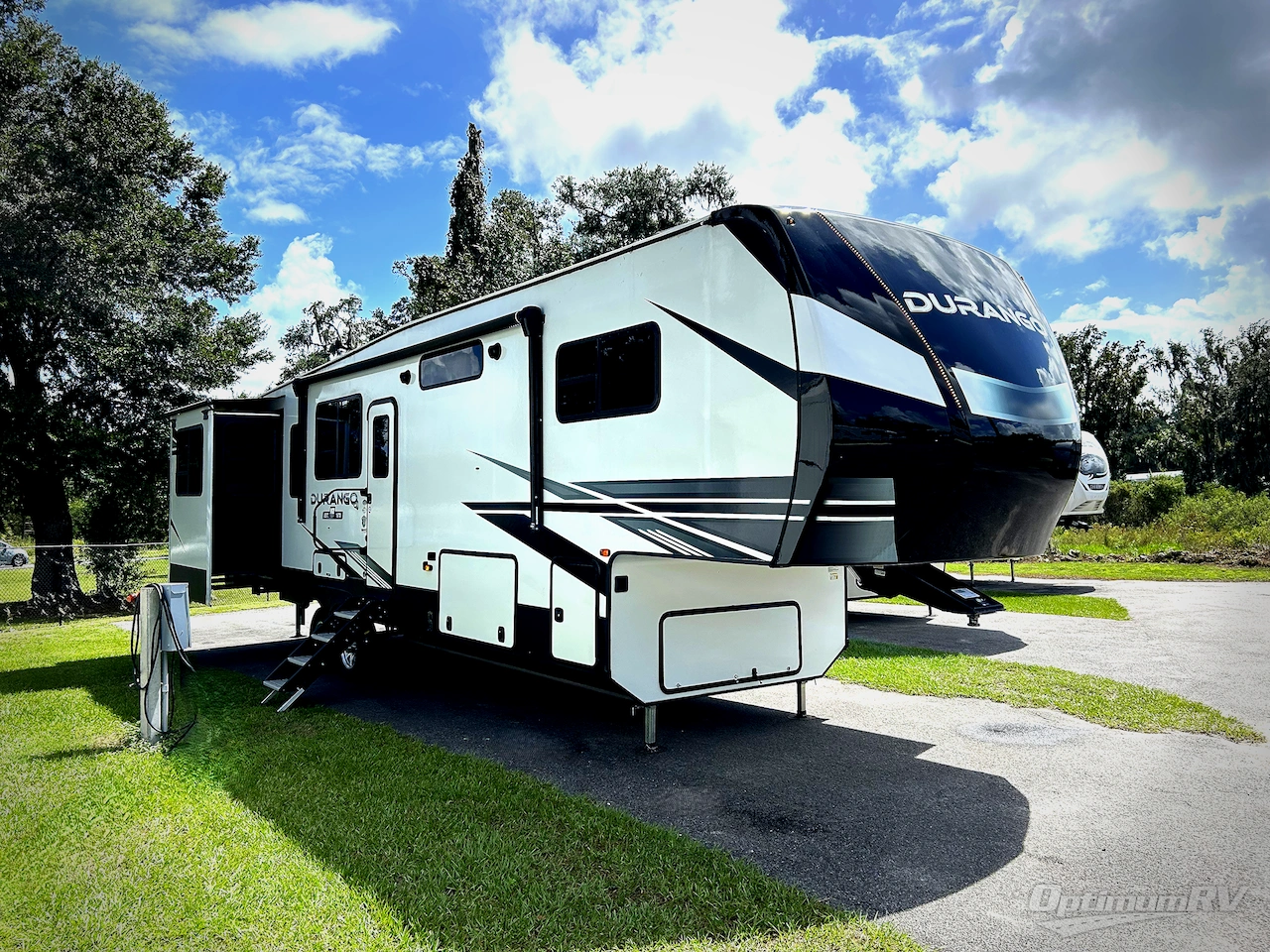 2021 KZ Durango D326RLT Photo 1