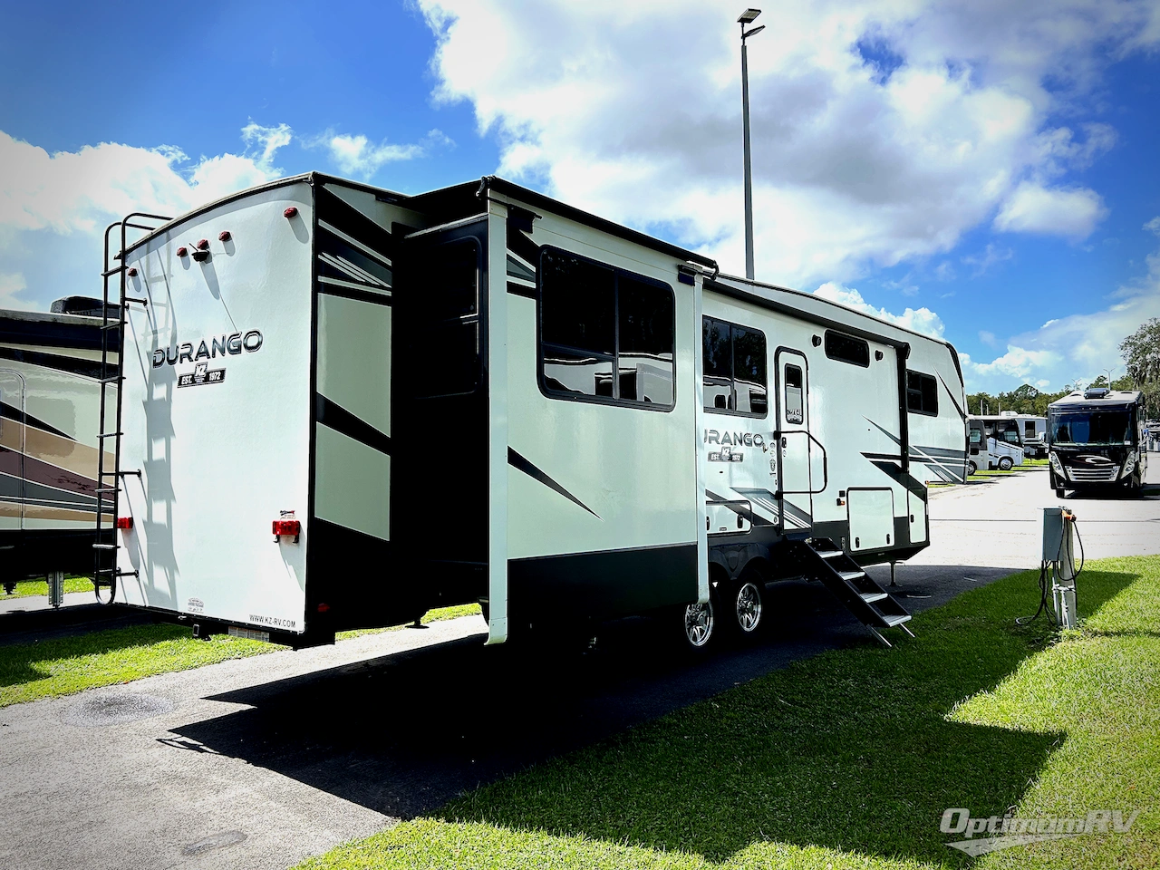 2021 KZ Durango D326RLT Photo 2