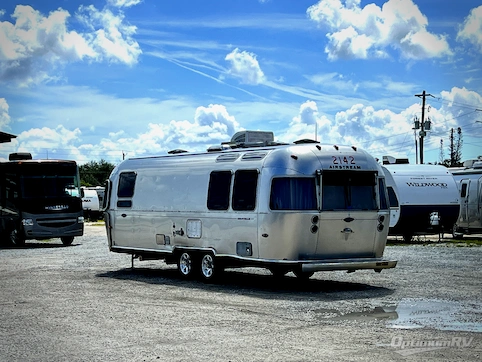 2007 Airstream Safari Special Edition 27 FB RV Photo 3