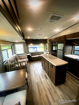 Used 2019 Dutchmen Astoria 3273MBF Featured Photo