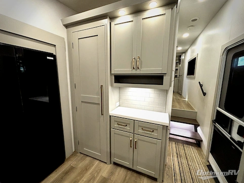 2025 Brinkley Model Z 3610 RV Photo 4
