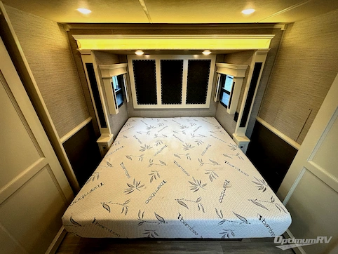 2022 VanLeigh Beacon 41LKB RV Photo 3